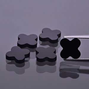 Štvorlístok z ónyxu 12x12 MM