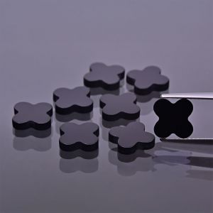 Štvorlístok z ónyxu 8x8 MM