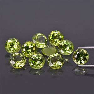 Okrúhly kameň, kužeľový brus - Peridot 6 MM