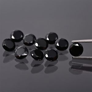 Okrúhly kameň, kužeľ - spinel 3 MM